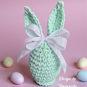 Szydełkowe jajko z zajęczymi uszami – dekoracja wielkanocna 13 cm- mięta